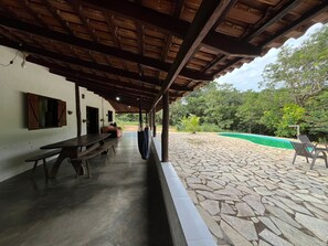 Outdoor dining - Relaxation, nature and swimming pool - Ranch in Chapada (São Jorge)