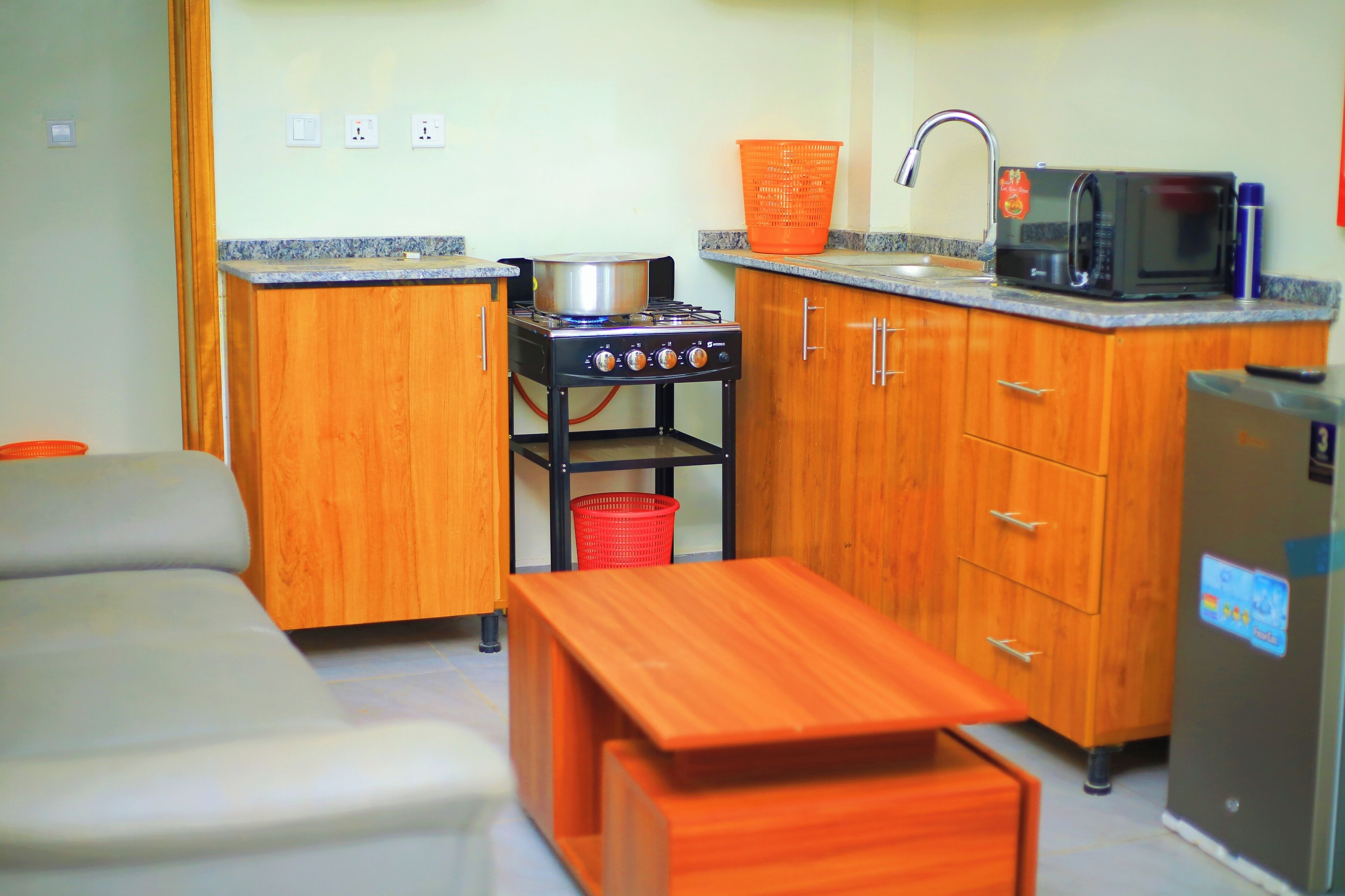 Comfort Apartment, Balcony, City View | Private kitchen | Fridge, microwave, oven, stovetop