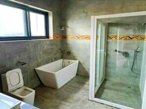 Free toiletries, hair dryer, towels, soap - Kigali Rwanda Villa  (Kigali)