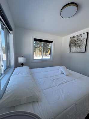 3 chambres, fer et planche à repasser, Wi-Fi, draps fournis