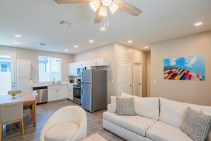 Living area - The One 313 (Glendale)