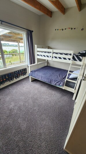 3 bedrooms, WiFi, bed sheets - Paradise HQ Pukenui (Pukenui)