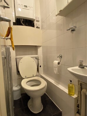 Shower, hair dryer, towels, soap - Near Borough Market- London Cozy Studio (London)