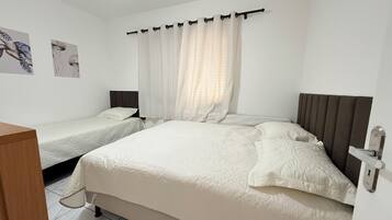 3 bedrooms, iron/ironing board, WiFi