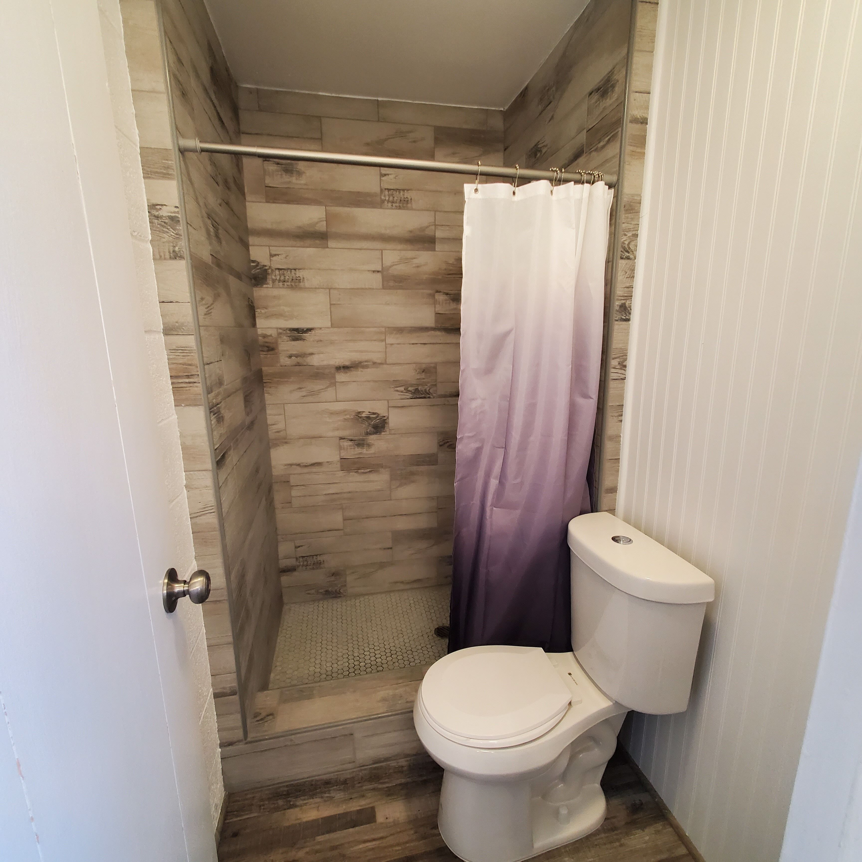 Standard Single Room | Bathroom | Shower, free toiletries, hair dryer, towels