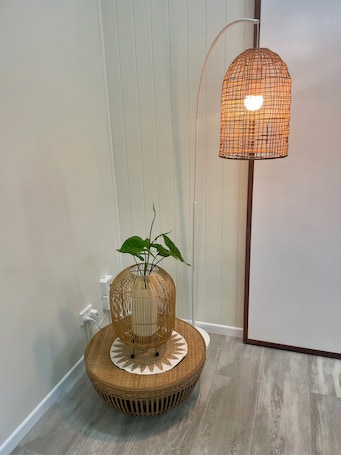 Interior. Superb 3-bedroom house with AC in charming Iluka