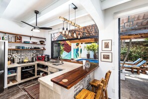Microwave, oven, stovetop - Private Pool Oasis - Walk to Beach & Town - San Pancho (San Francisco)