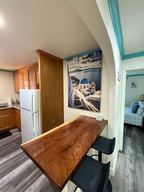 Interior - Serene 2-bedroom condo in Santa Cruz near the beach (Santa Cruz)