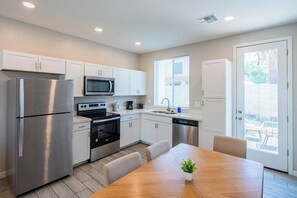 Private kitchen - The One 314 (Glendale)