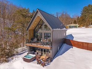 Terrace/patio - Lake Haus Cabin - Hot Tub+ Sauna+ Lake View+ Wi-Fi (Luray)
