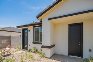 Exterior - The One 315 (Glendale)