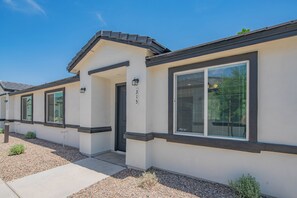 Exterior - The One 315 (Glendale)