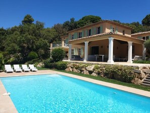 Pool - Villa at St Tropez Golf Club: 4 bedrooms, 24/7 security, tennis courts.... (Gassin)