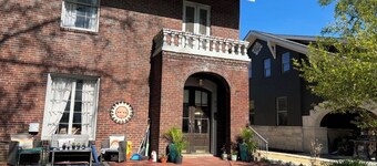 Blue Suede Suite in the heart of downtown Corinth