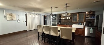 Modern 4-bedroom/5 bathroom Southern Farmhouse