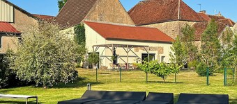 Gîte with swimming pool at the gateway to the Morvan - Up to 15 people