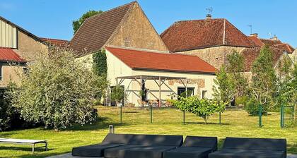 GĂźte avec piscine aux portes du Morvan â JusquâĂ 15 personnes