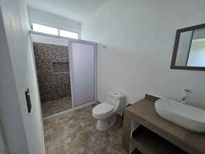 HandtĂŒcher, Seife, Toilettenpapier