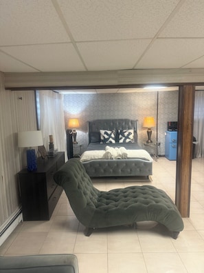 1 bedroom, iron/ironing board, WiFi, bed sheets - Cozy 1-bedroom studio in perfect Palisades Park with AC (Palisades Park)