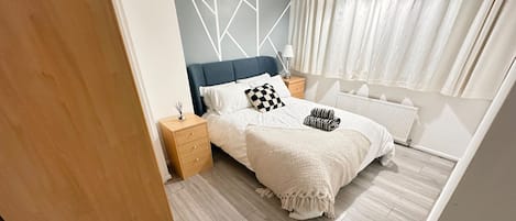 3 bilik tidur, meja, seterika/papan seterika, Wi-fi percuma