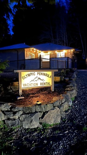 Olympic Peninsula Vacation Rental: Close to Water