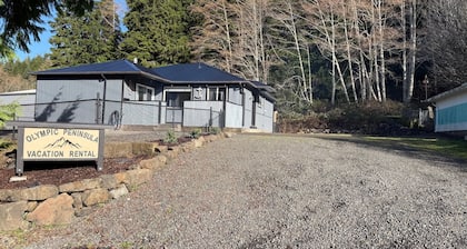 Olympic Peninsula Vacation Rental: Close to Water