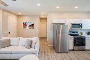 Interior - The One 415 (Glendale)