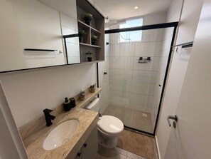 Towels, toilet paper - Fully furnished apartment near Hospital de Amor. (Barretos)
