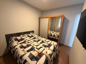 2 bedrooms, iron/ironing board, WiFi, bed sheets - Fully furnished apartment near Hospital de Amor. (Barretos)
