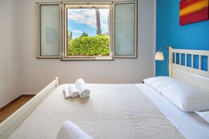 2 bedrooms, iron/ironing board, free WiFi, bed sheets - Villa Carmela (Arenella)