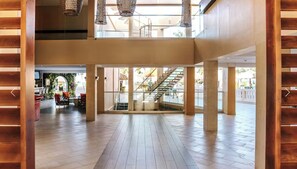Interior - Palm Beach Aruba Oceanfront 2bdrm 2bath huge patio Playa Linda Resort amenities (Noord)