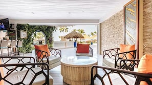 Terrace/patio - Palm Beach Aruba Oceanfront 2bdrm 2bath huge patio Playa Linda Resort amenities (Noord)