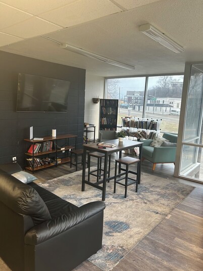 Cozy 1-bedroom apartment near downtown Cincinnati on the 10th floor