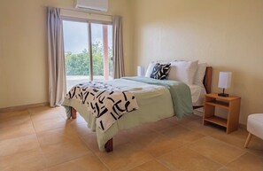 5 chambres, bureau, Wi-Fi gratuit, draps fournis