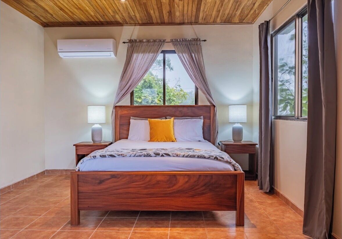 5 chambres, bureau, Wi-Fi gratuit, draps fournis