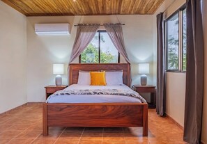 5 chambres, bureau, Wi-Fi gratuit, draps fournis