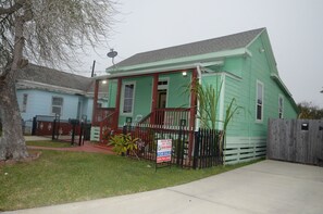 Exterior - Saltwater Serenity at Galveston Texas (Galveston)