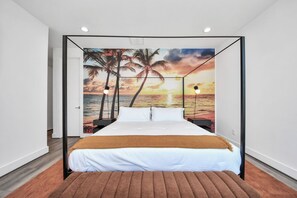 3 bedrooms, desk, iron/ironing board, free WiFi - The Mural House: ProGym + Chef’s Kitchen & Games (Houston)