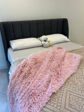 1 bedroom - Room-bed and Comfort Style and Elegance (Sydney)