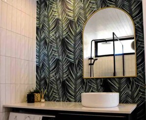 Hair dryer, towels, soap, shampoo - south melbourne stunning city oasis (South Melbourne)