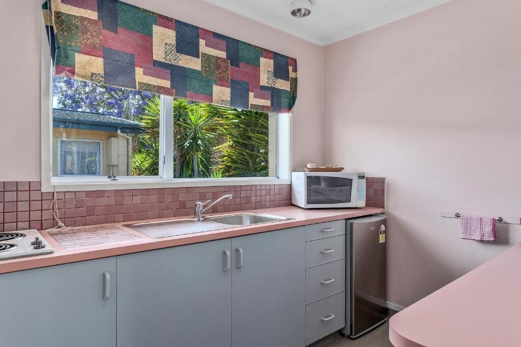 Family Room, Multiple Beds, Non Smoking, Private Bathroom | Private kitchen