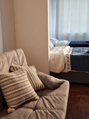 1 bedroom, WiFi, bed sheets - Little Africa Loft (Rio de Janeiro)