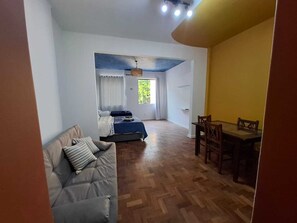 Living area - Little Africa Loft (Rio de Janeiro)