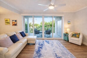 Living area - Peaceful Gated Beachfront 2-Bedroom Condo with Heated Pool by Historic Pier (Cocoa Beach)