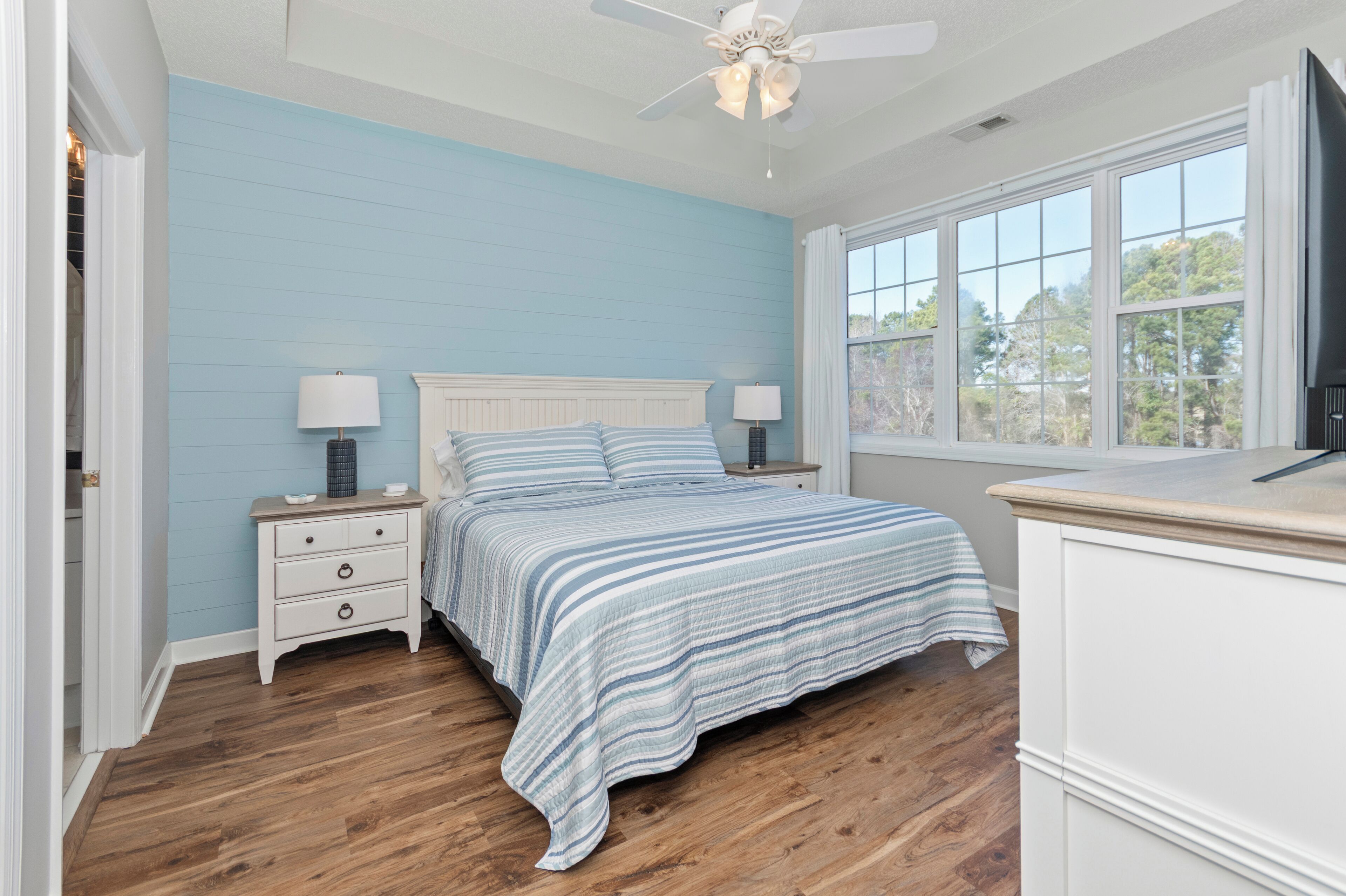 2 bedrooms, WiFi (free), bed sheets