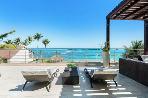 Beachfront Luxury Penthouse w/ Ocean Views