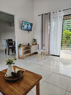 Interior - King House| Private House, between David and Boquete| Fast WiFi | Pet Friendly (Los Algarrobos)