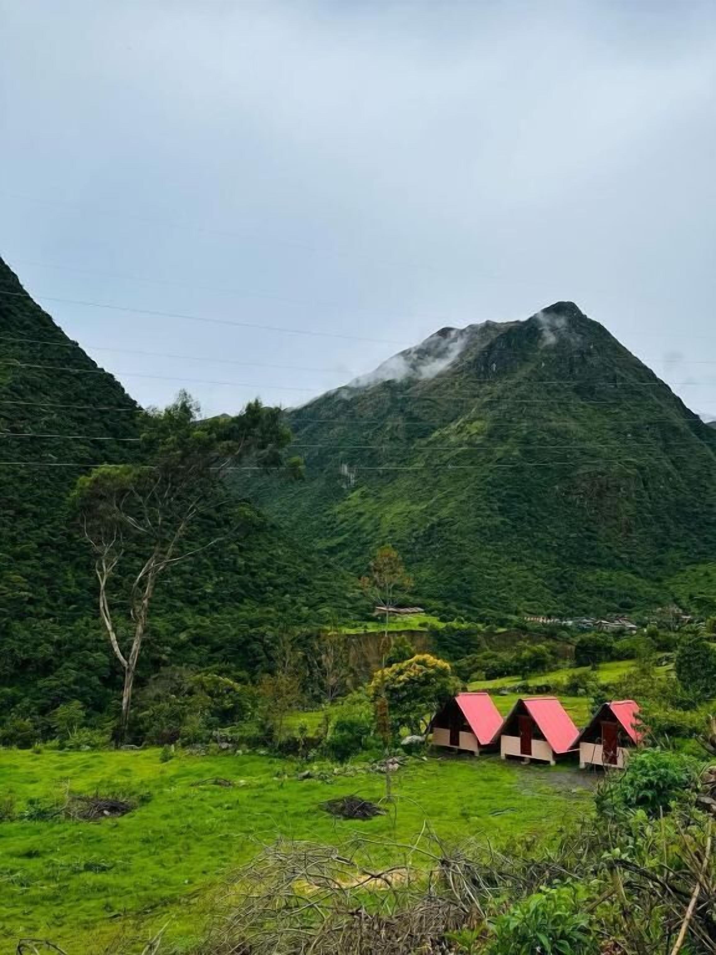 Classic-Zweibettzimmer, Terrasse, Blick auf den Innenhof | Verschiedenes