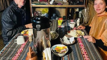 Enkeltrom – comfort, terrasse, hageutsikt | Utendørsservering