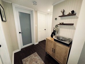 Interior - World Cup 2026 - Updated 3BR Home. Great Location! (Overland Park)